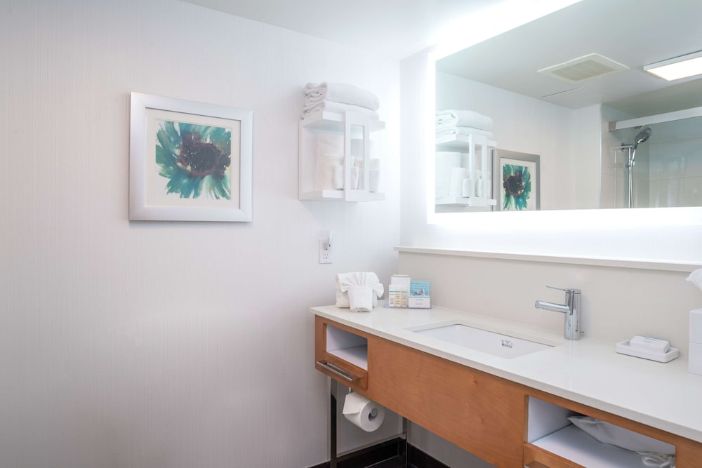 Hampton Inn & Suites by Hilton Vancouver-Downtown 50/60
