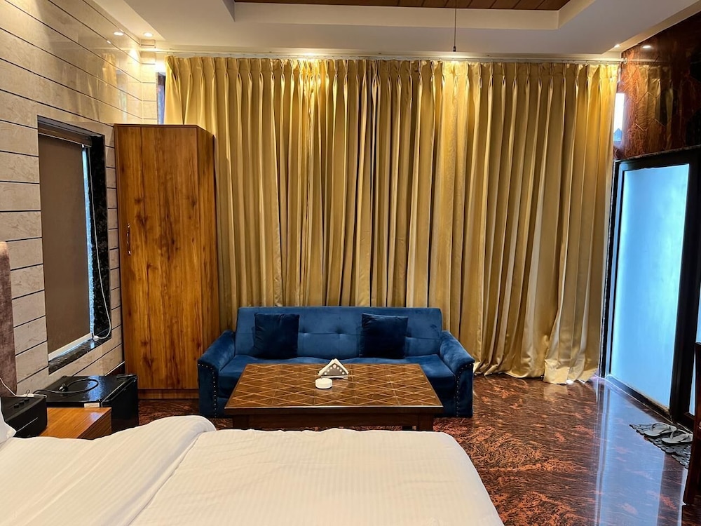 Hotel Stay At Green View 26/47