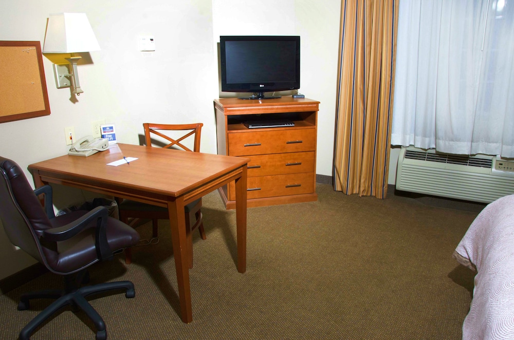 Candlewood Suites Columbus Fort Benning 64/75
