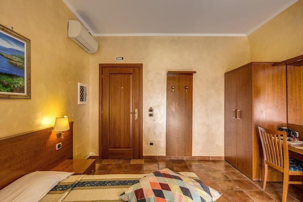 Hotel Maryelen 2 27/50