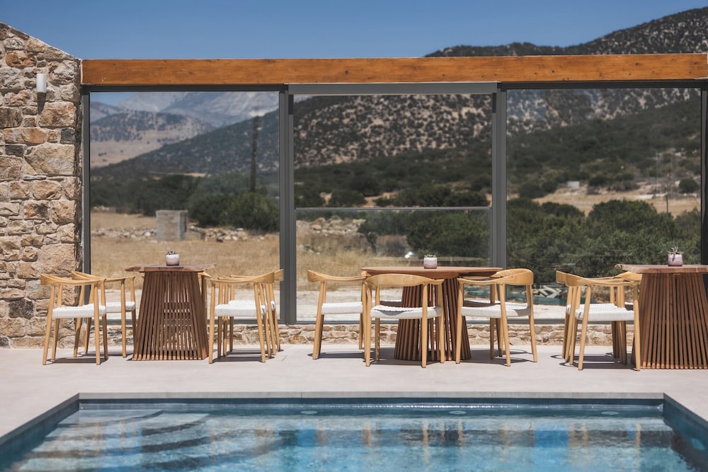 Axopetra Boutique Hotel 101/124