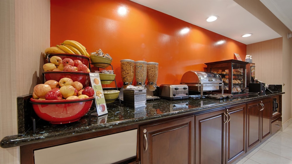 Best Western Pasadena Inn 30/35