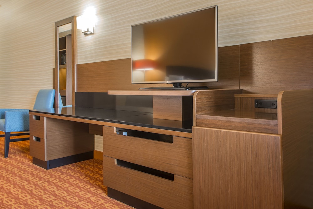 Fairfield Inn And Suites Waterloo Cedar Falls 29/34