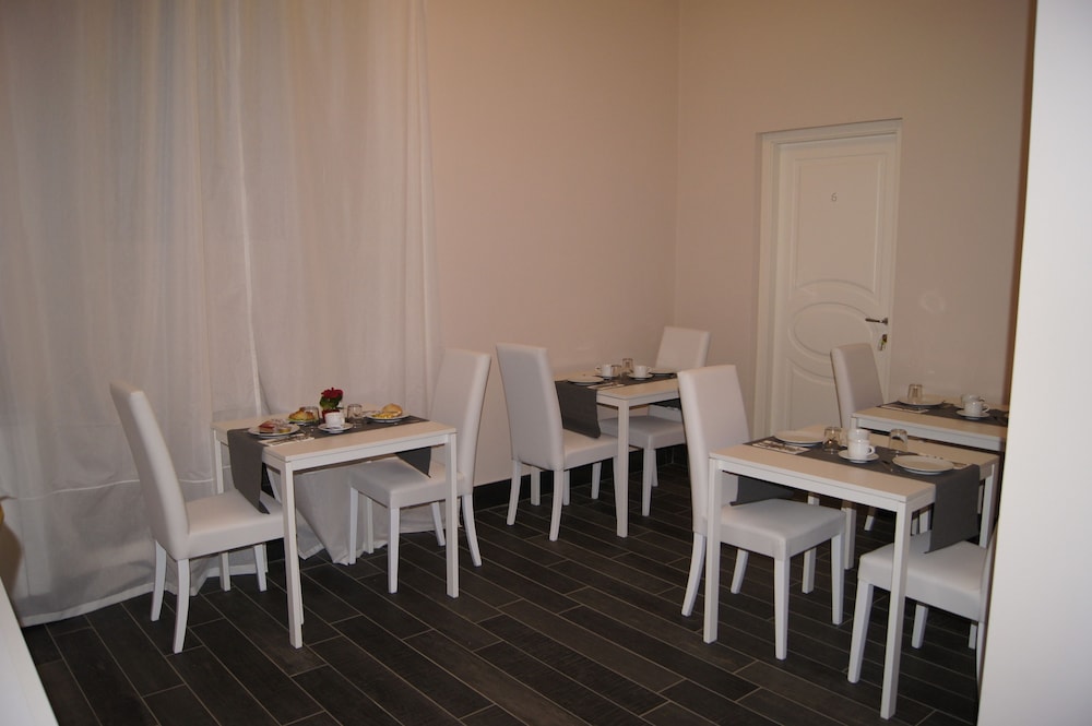 Arch Rome Suites 68/75
