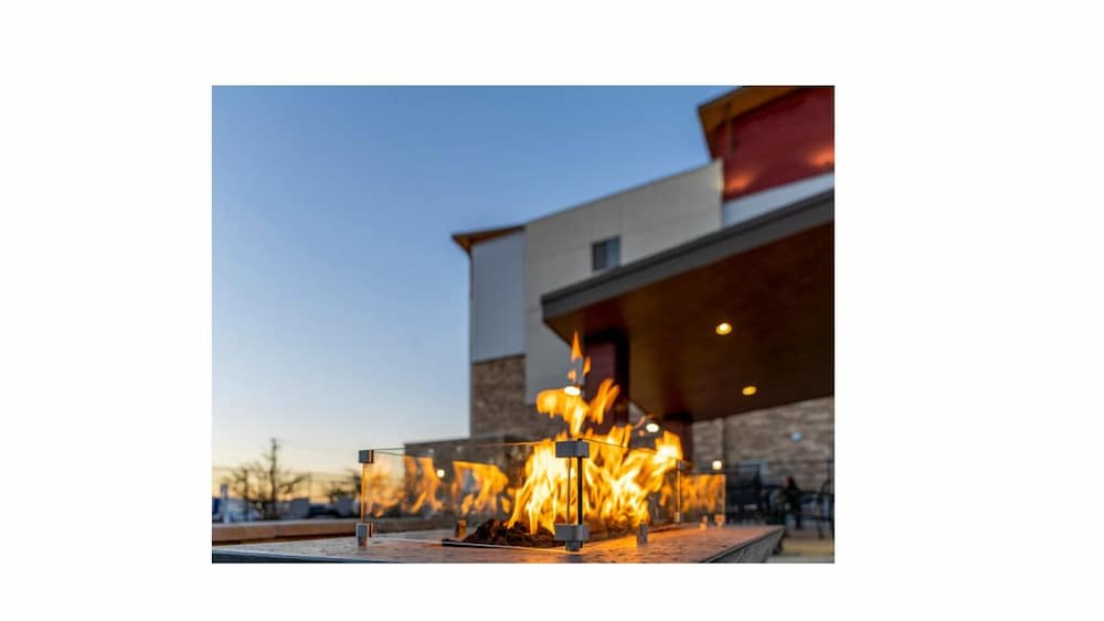 Sonesta Simply Suites Avondale 2/47