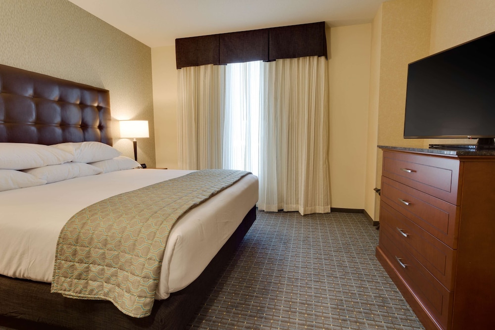 Drury Plaza Hotel St. Louis St. Charles 6/38
