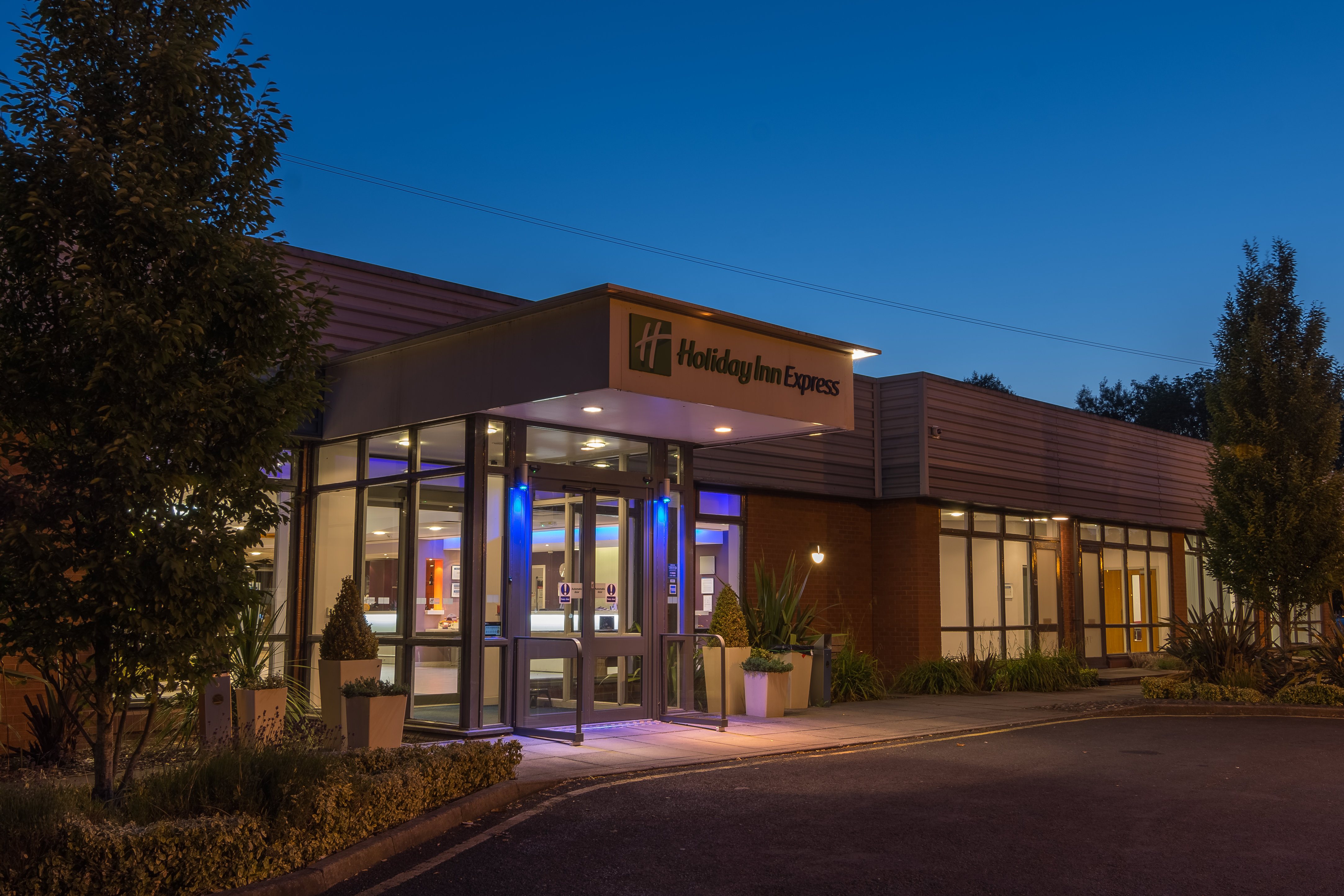 HOLIDAY INN EXPRESS PRESTON - SOUTH 4/13