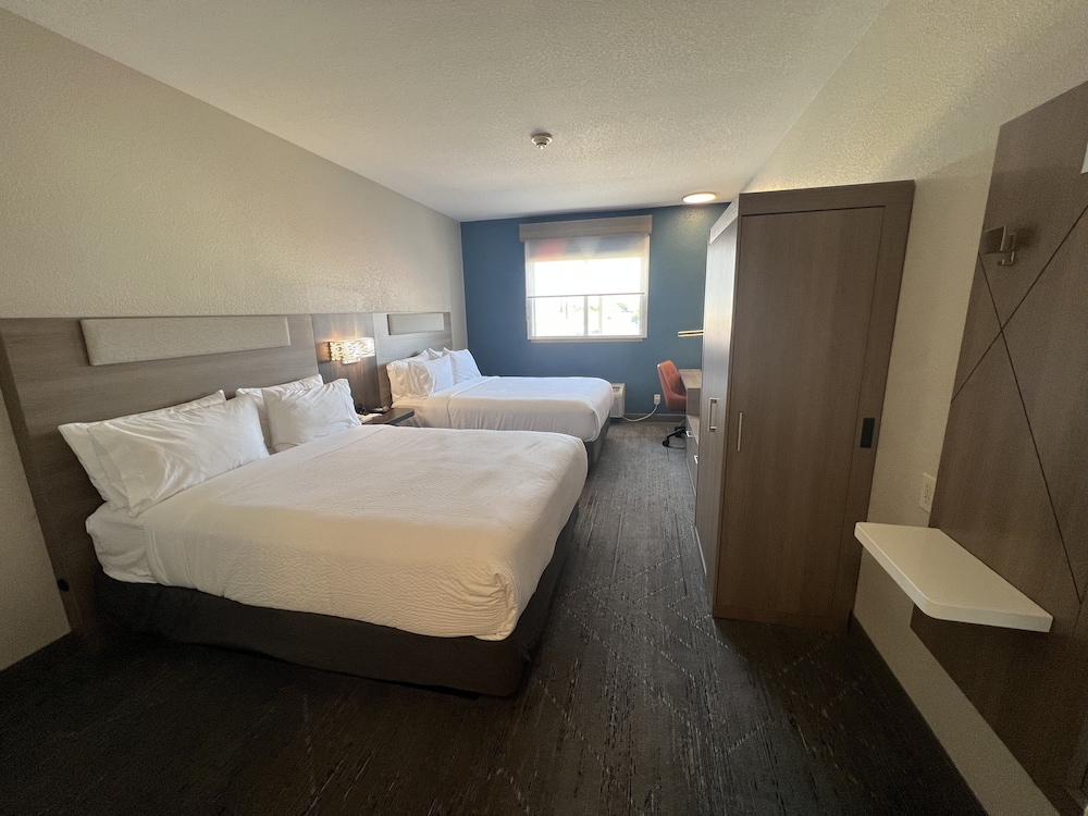 Standard, 2 Queen Beds, Accessible