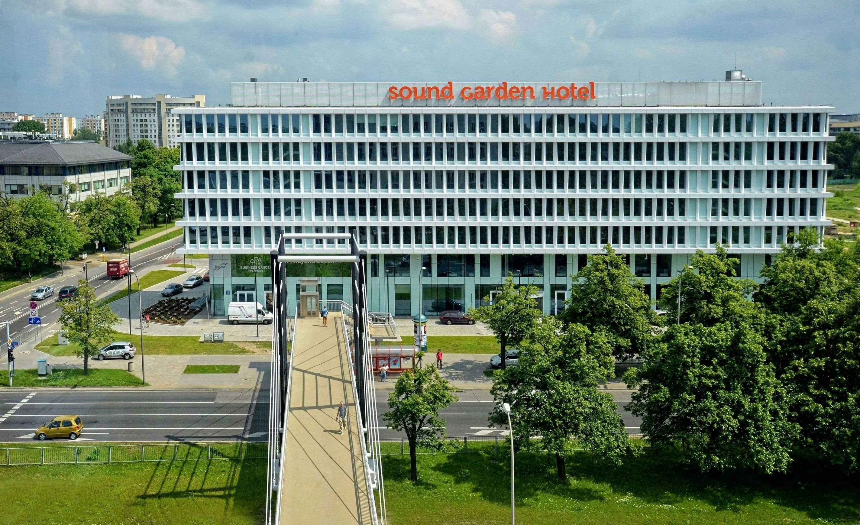 SOUND GARDEN HOTEL AIRPORT 36/38