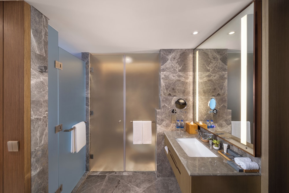 Hyatt Place Dhaka Uttara 46/48