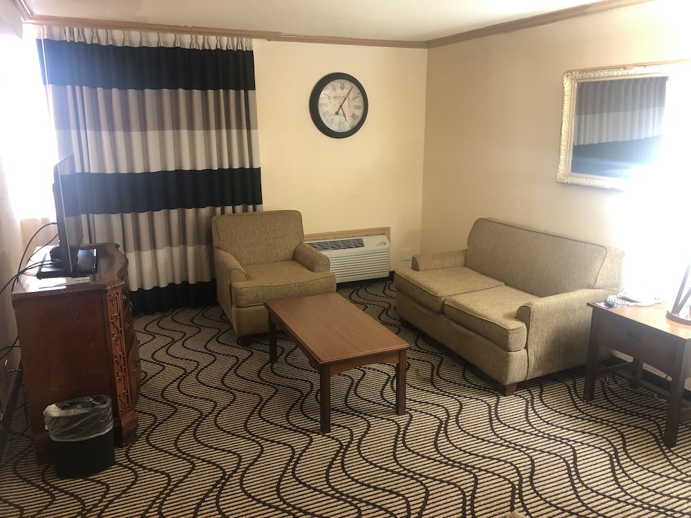 Ramada By Wyndham Birmingham Airport 23/31