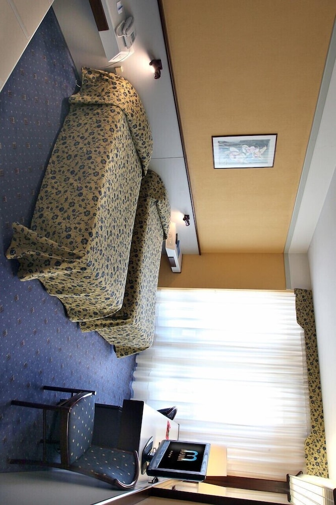 Maxim Hotel 22/70