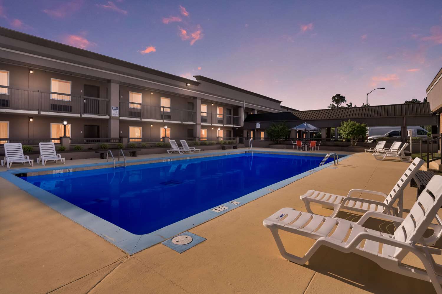 Clarion Inn & Suites Russellville I-40 5/20