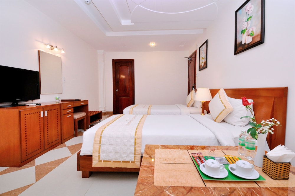 Tan Hoang Long Hotel 6/22