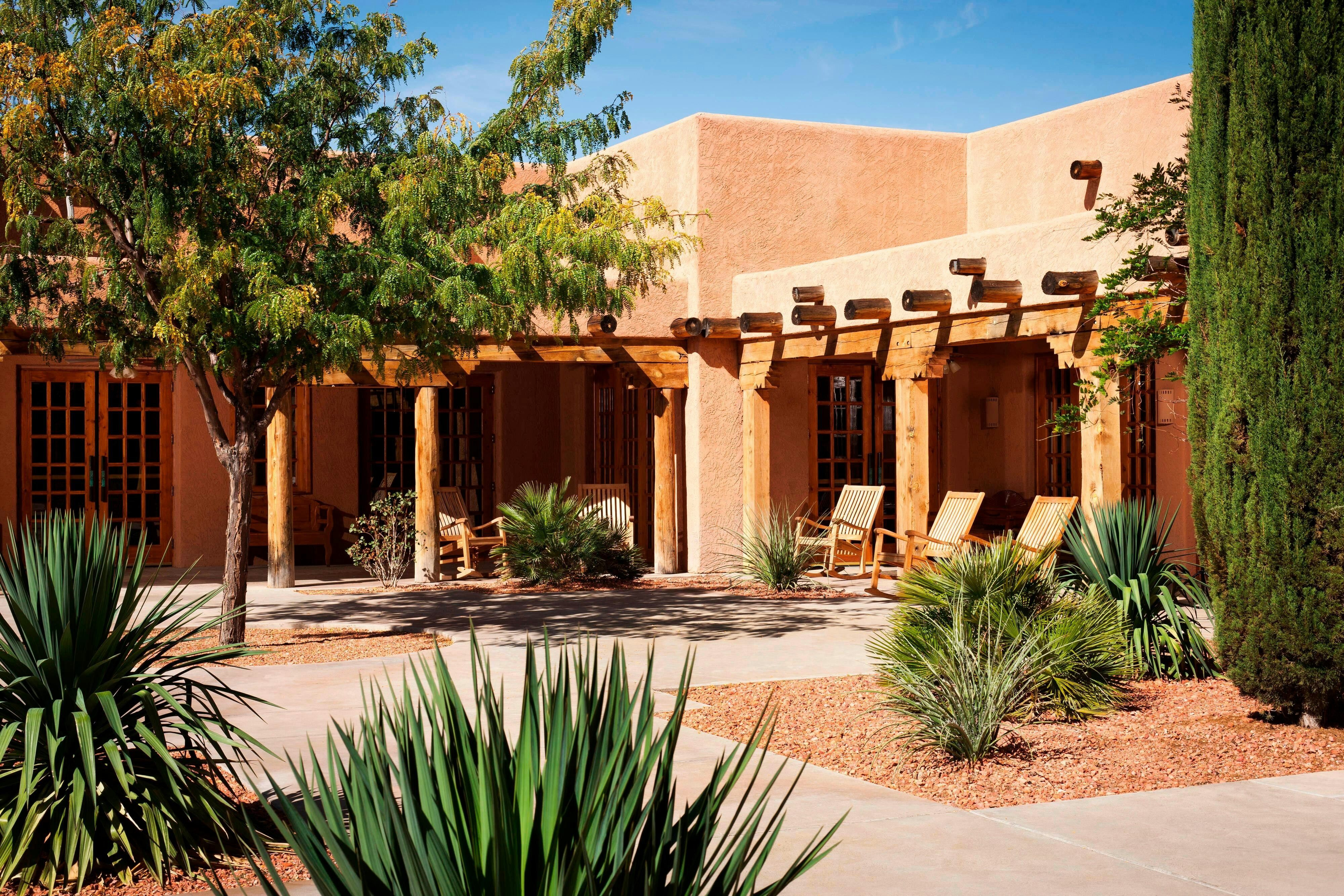 Courtyard Page At Lake Powell 15/19