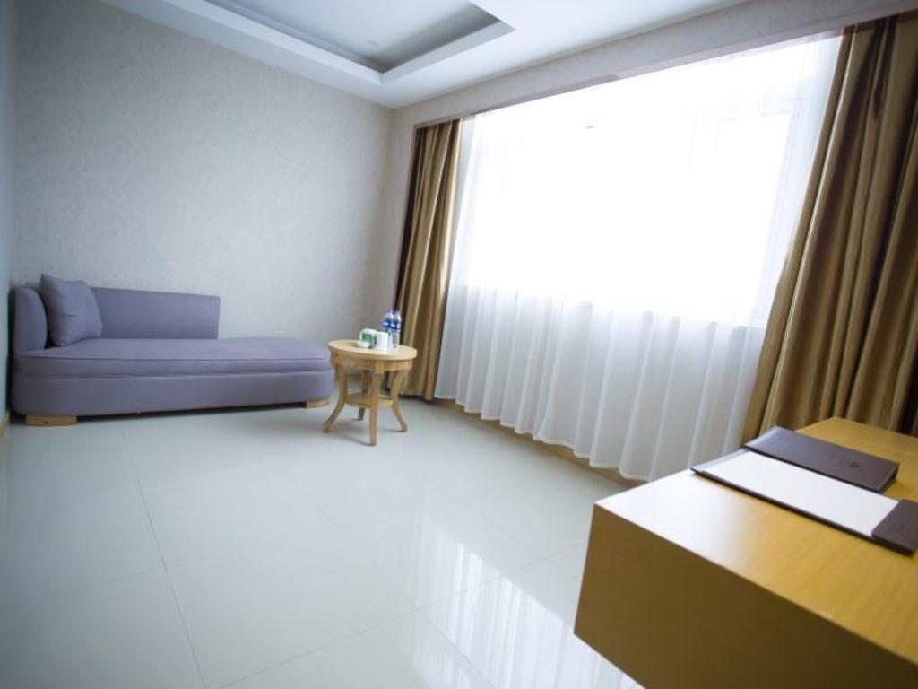 GreenTree Inn Jiangsu Wuxi Jiangyin Yunting Changshan Avenue ChenGYAng Road Business Hotel 30/37