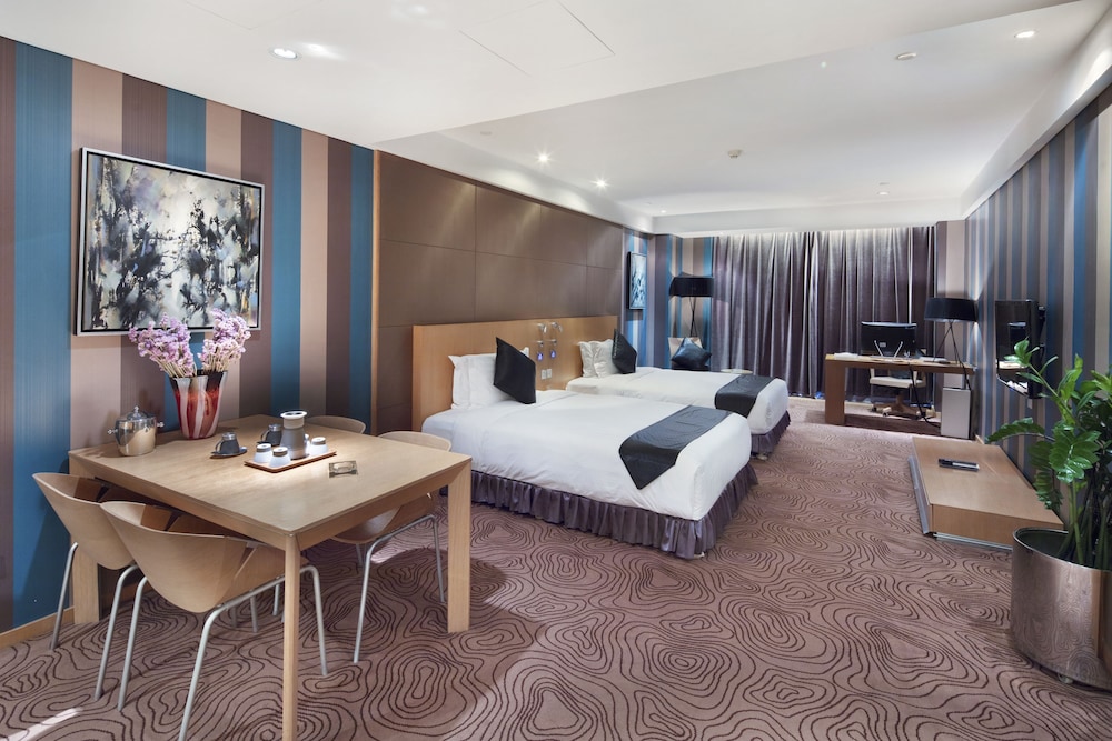 Deluxe, Twin Beds