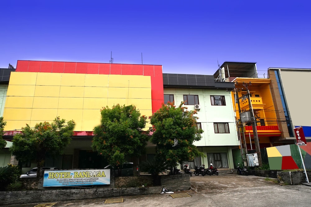 OYO 2015 Bandara Hotel Balikpapan 1/46
