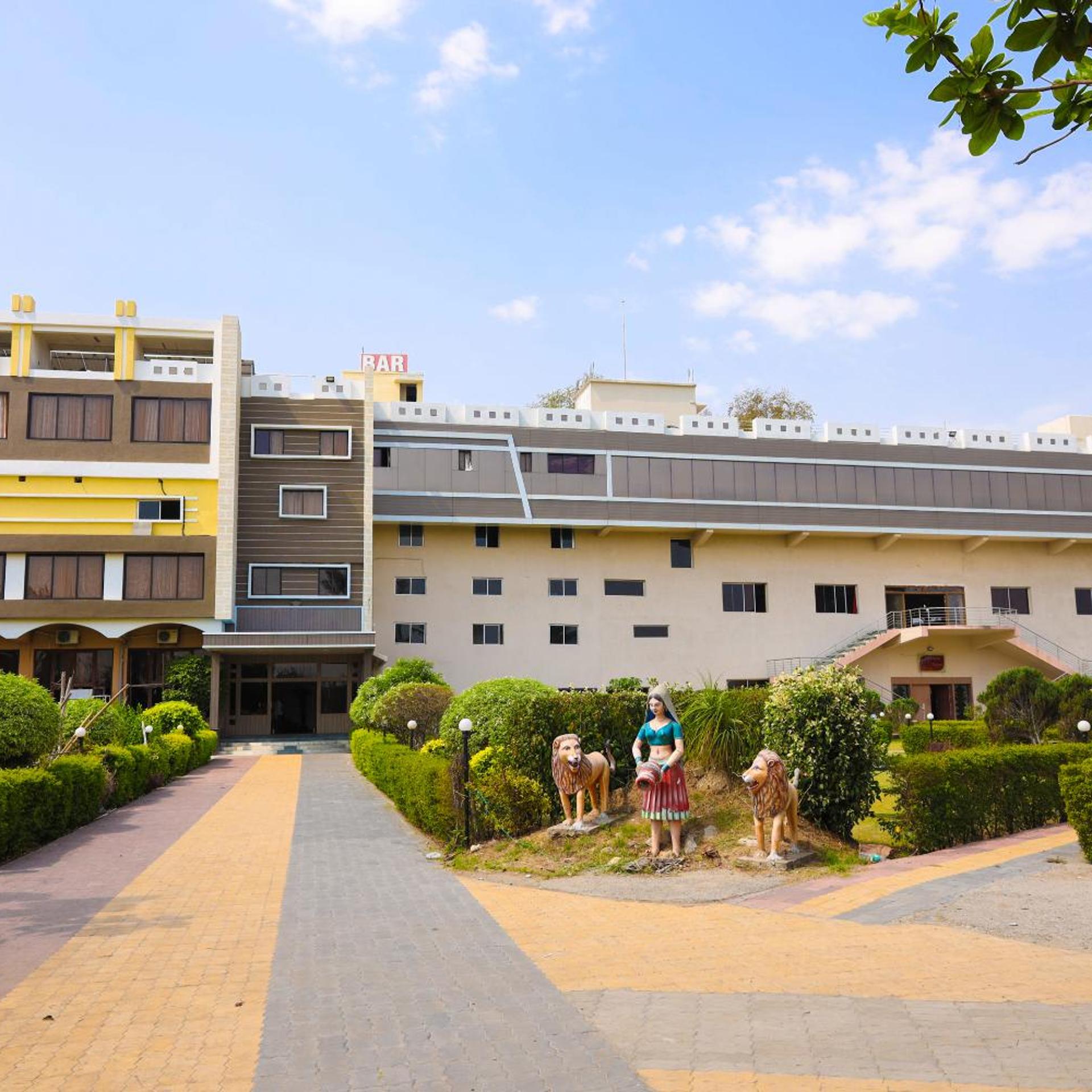 Hotel Sunrise N Resorts 5/50