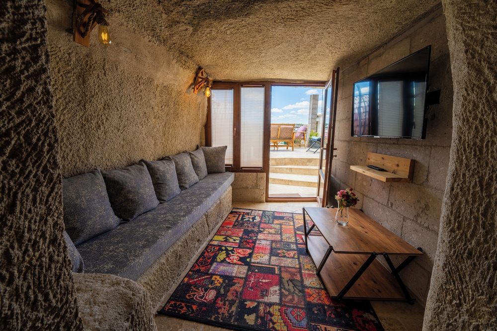 Mysterious Cave Suites 30/50