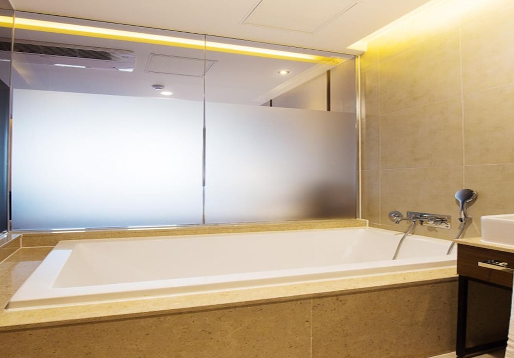 Brown Dot Hotel Business Busan Station 68/70