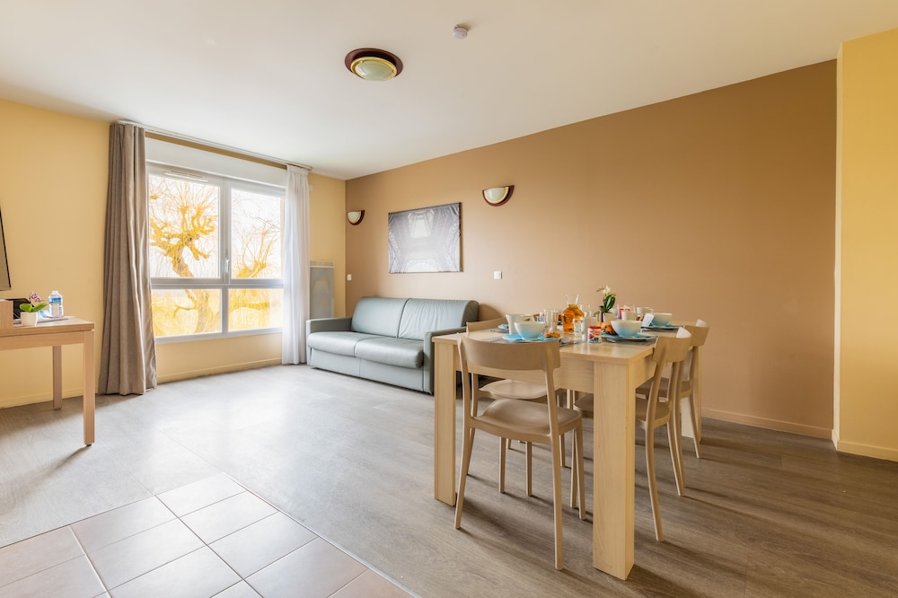 Hotel Residence Zenitude Magny Les Hameaux Versailles 30/49