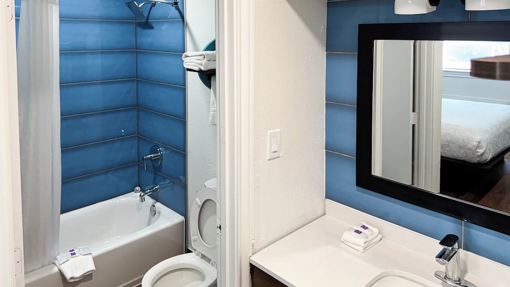 Motel6 Galveston, TX - Beach/Seawall 46/48