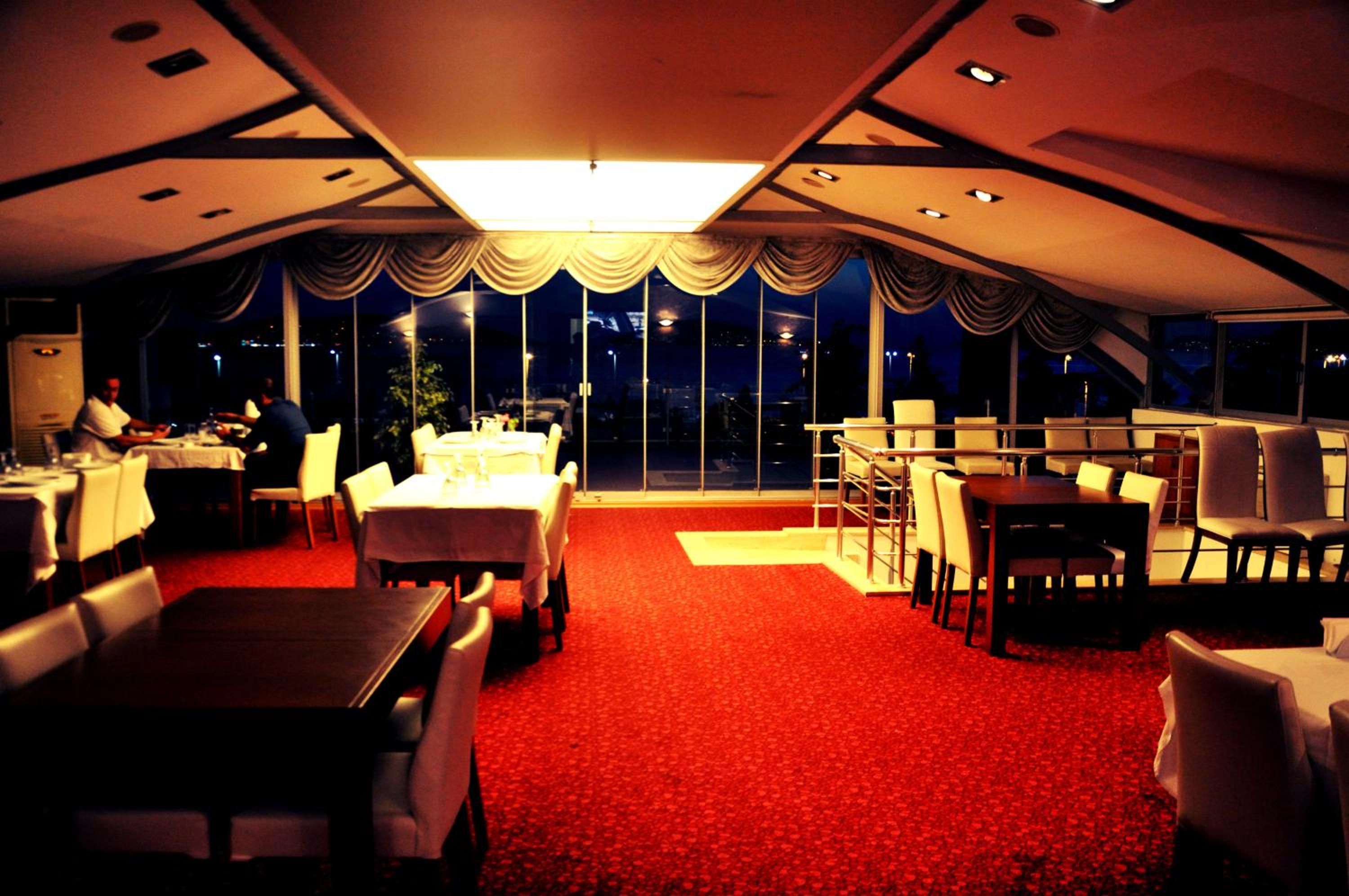 Island Hotel 27/43