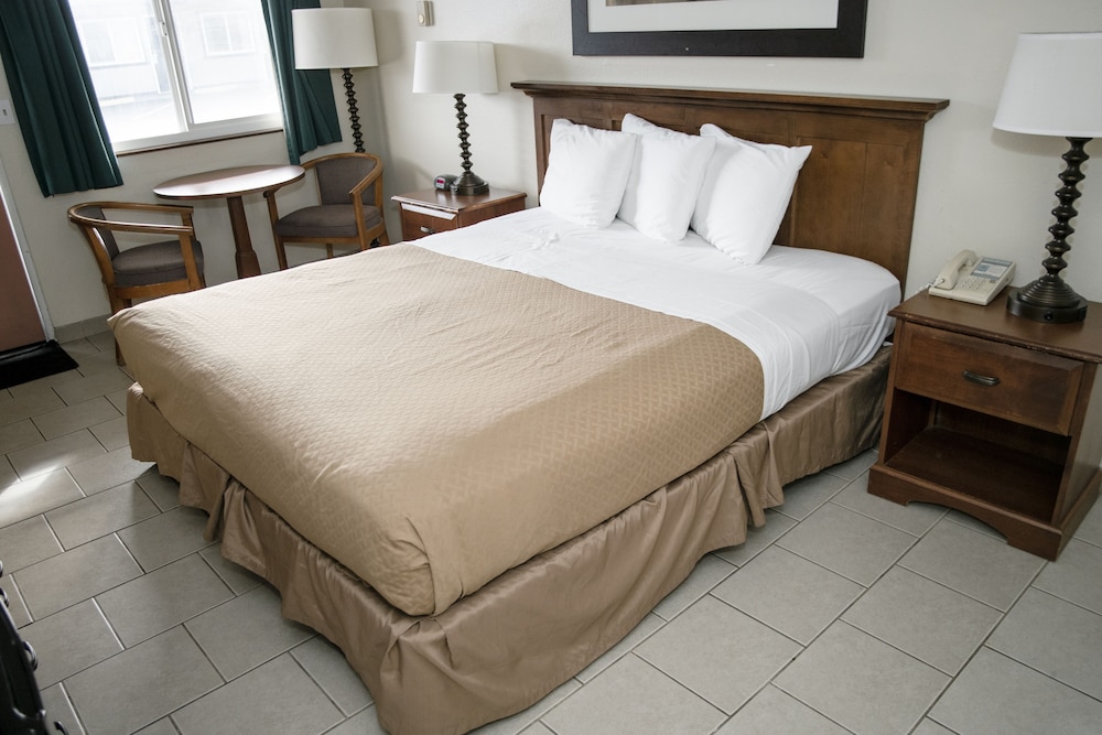 PACIFIC INN 6/23
