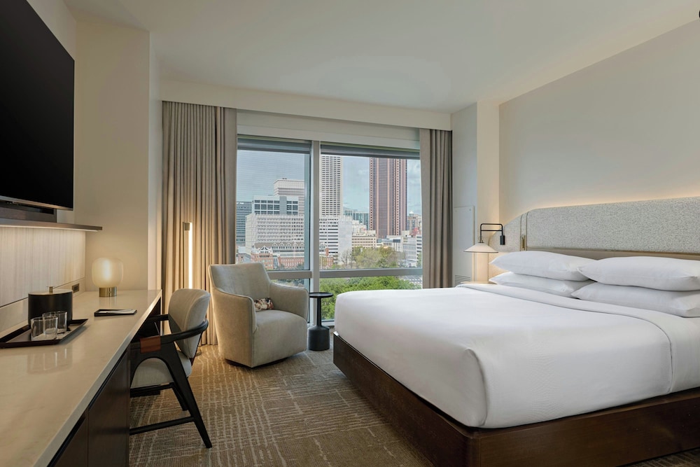 Deluxe, King Bed