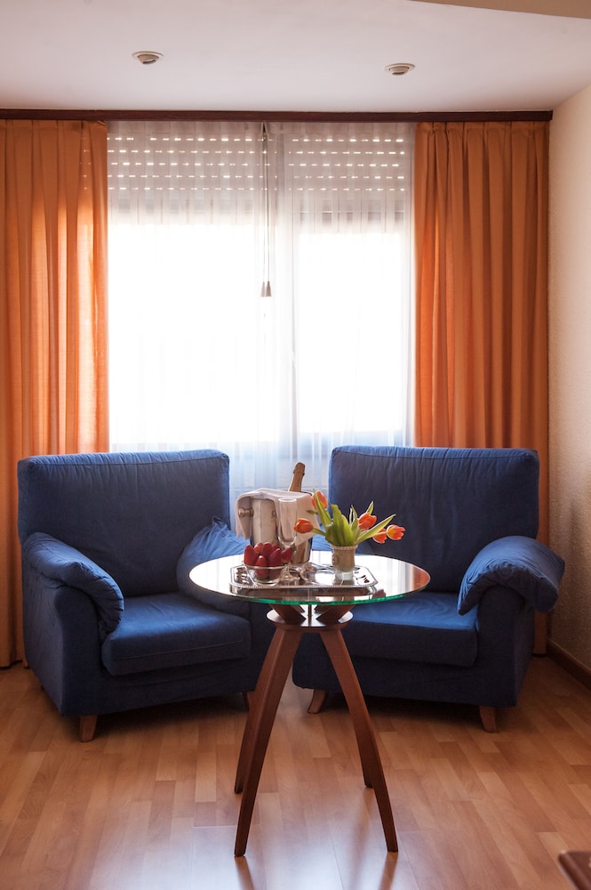 HOTEL UNZAGA PLAZA 38/63