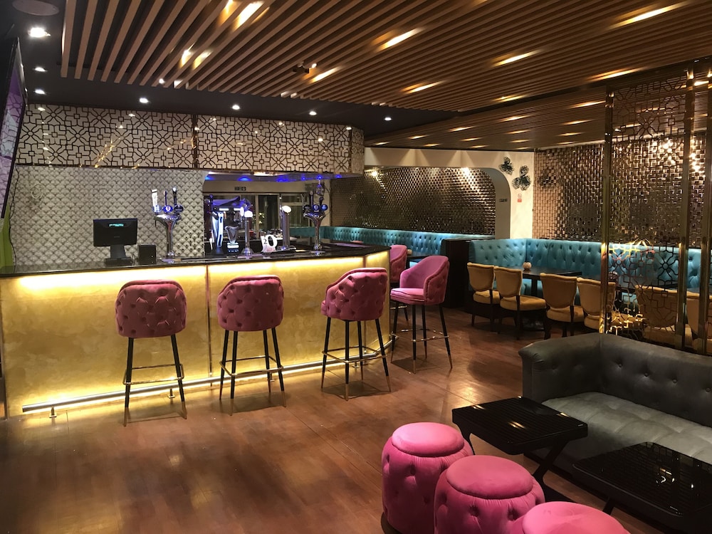 Heathrow Inn 52/56