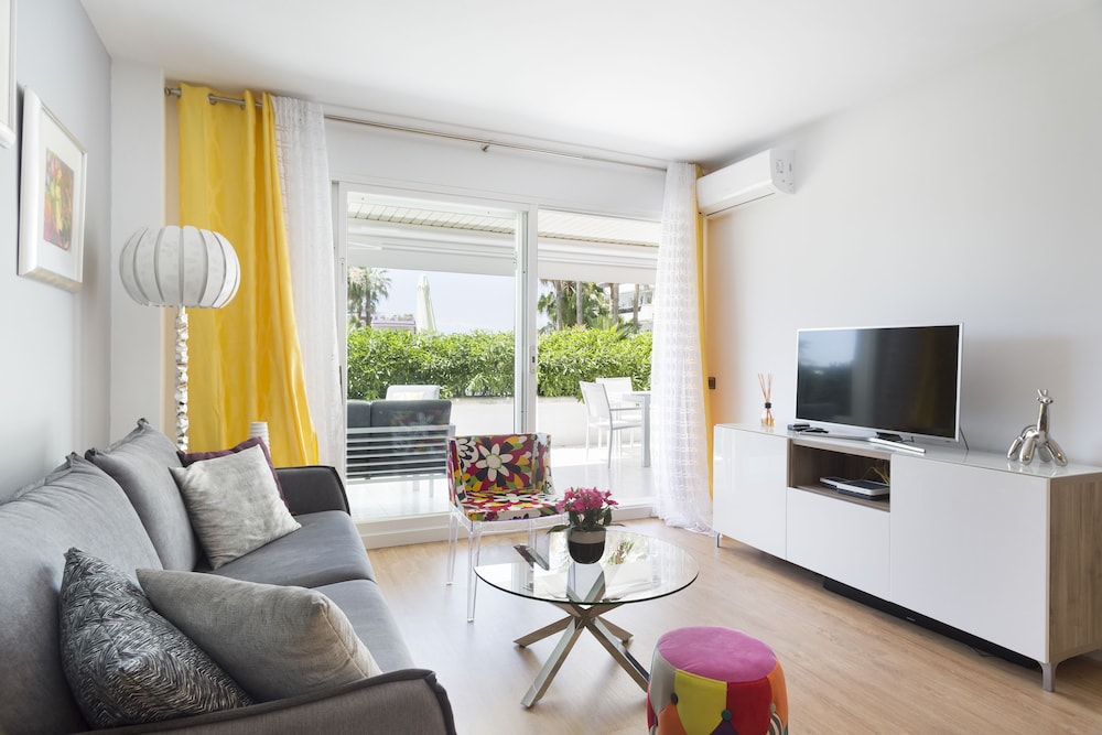 Mediterraneo Sitges Hotel Apartments 15/50