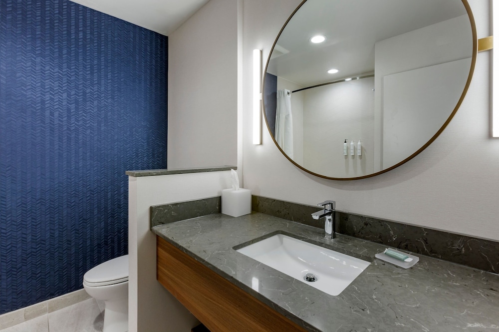 Fairfield by Marriott Inn & Suites Sandusky 45/49