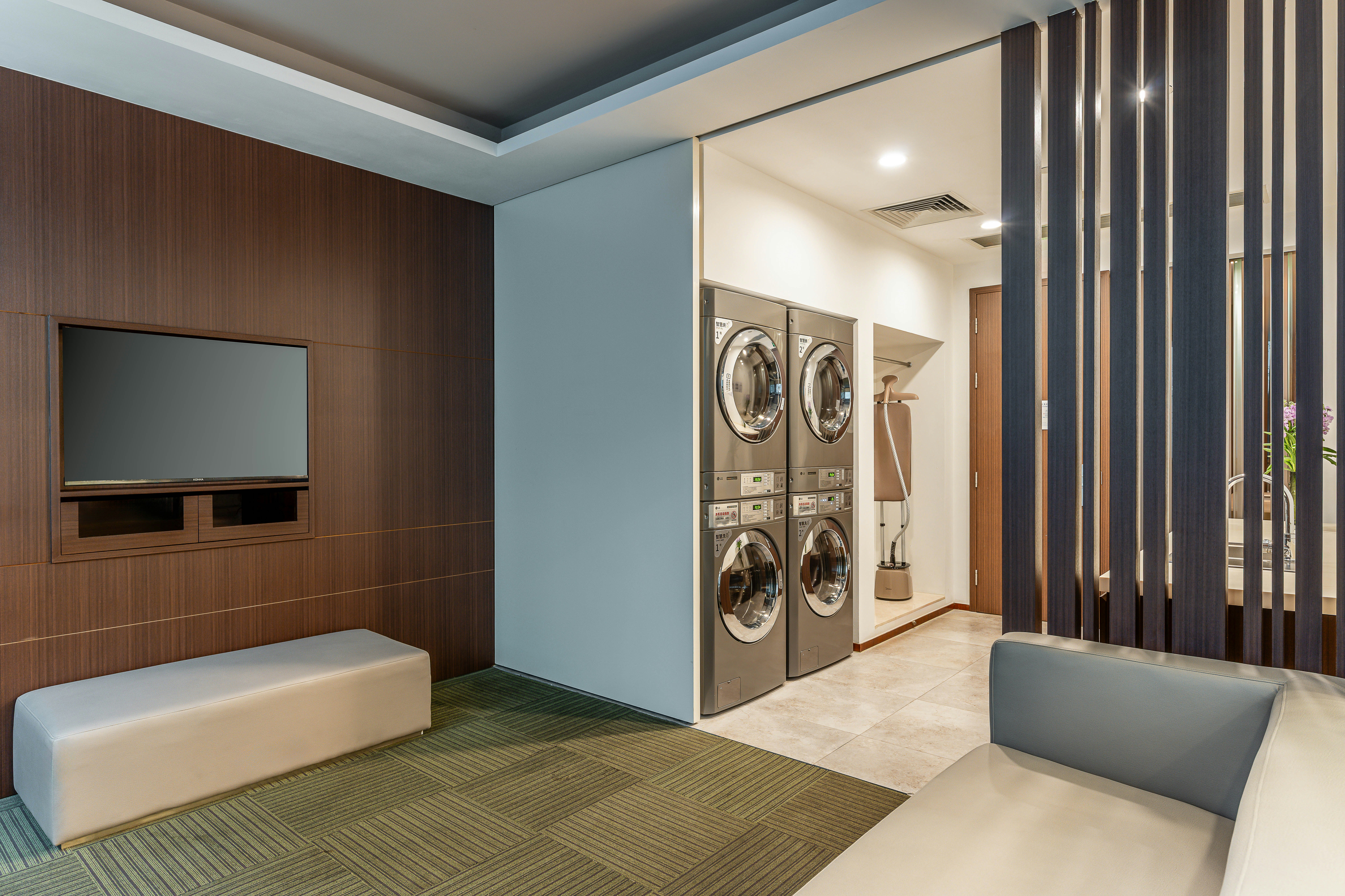 HOLIDAY INN EXPRESS SHANGHAI JINSHA 34/50