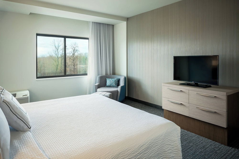 جناح بسرير كينج بإطلالة على النهر بغرفة نوم واحدة مع أريكة لذوي الإعاقة