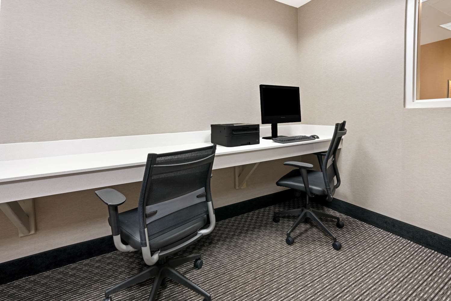 La Quinta Inn & Suites by Wyndham Tacoma - Seattle 31/45