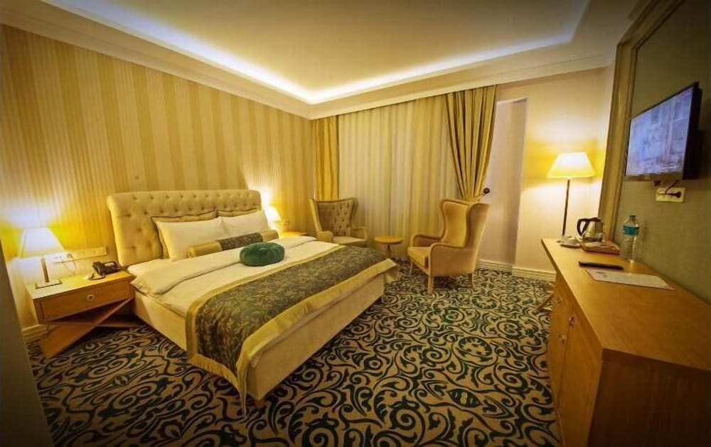 Rabat Resort Hotel 10/19