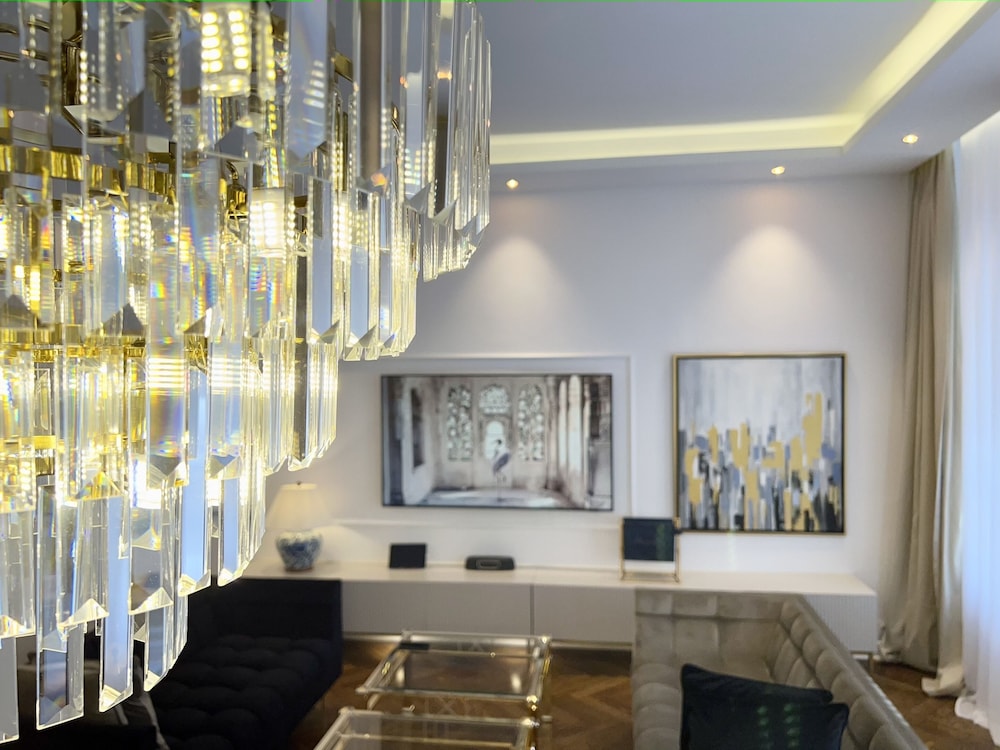 Luxury Collection Mondrian Market Square 34/48