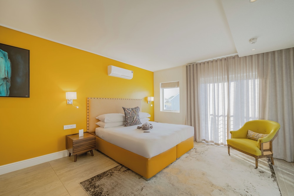 One Marine Drive Boutique Hotel 24/73