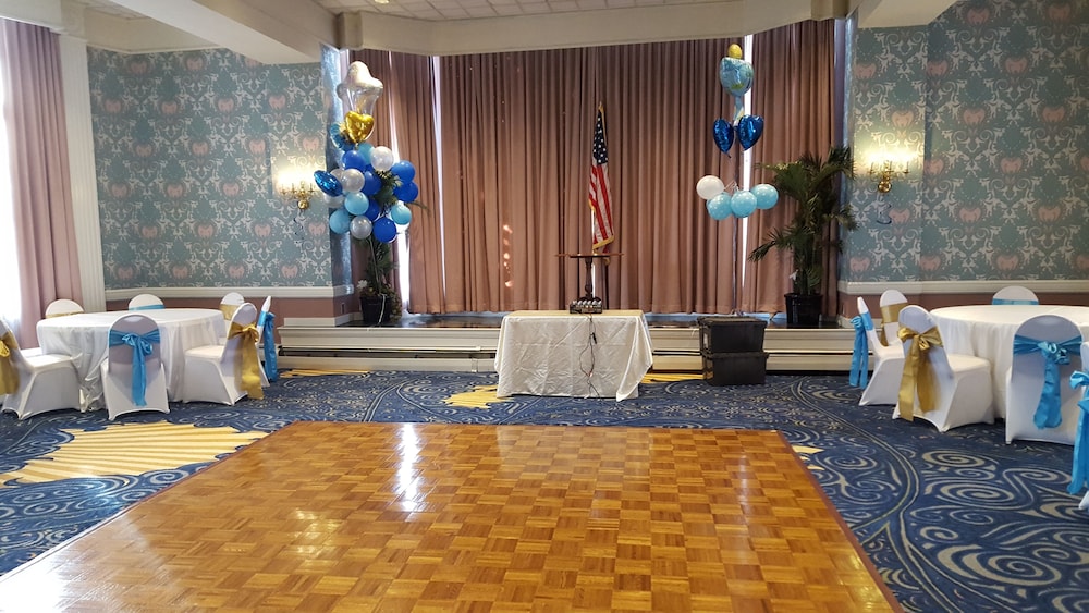 Bedford Plaza Hotel 5/50