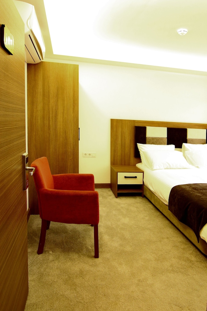 Rivada Otel 4/40
