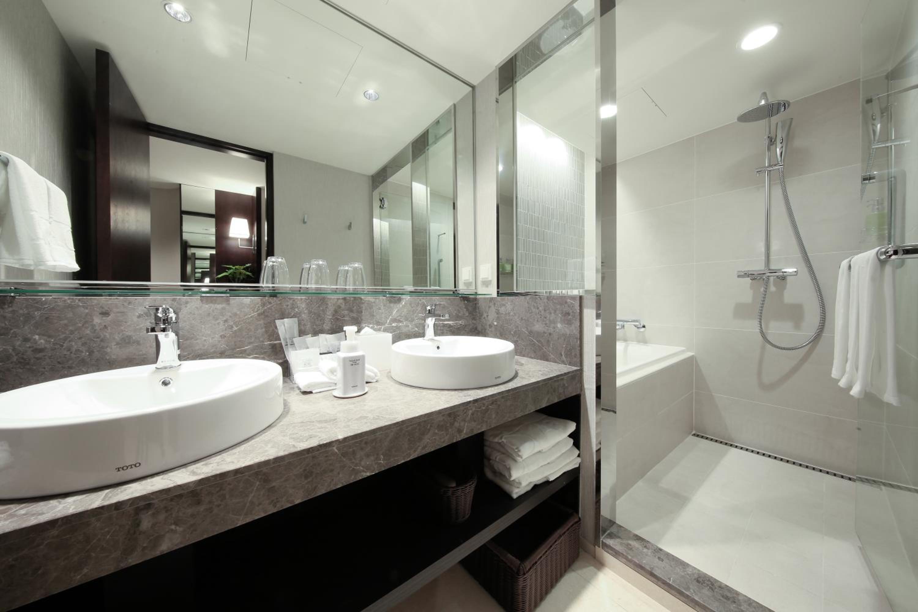 غرفة ثلاثية في طابق مرتفع، Solaria Nishitetsu Hotel Seoul Myeongdong 6/10