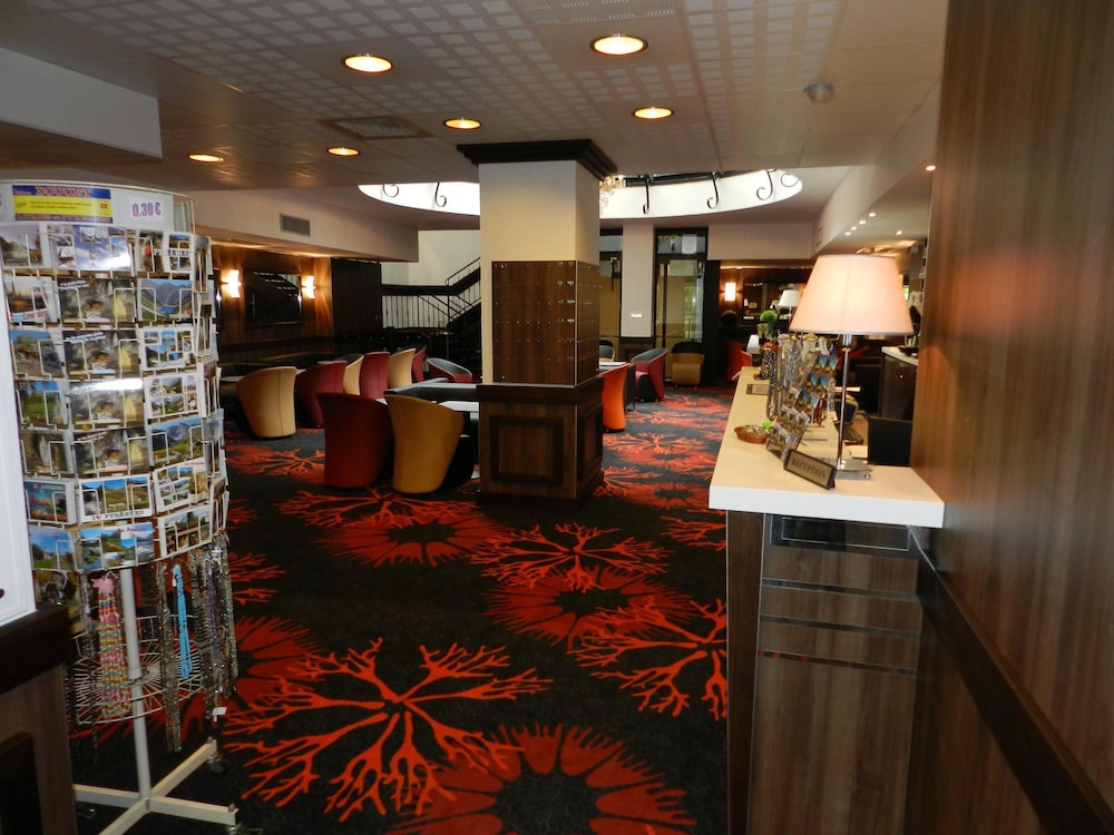 Gloria & Avenue Hotel 20/24