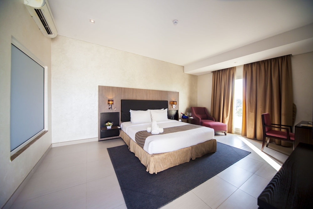 Pearl Hotel and Spa (ex Pearl Beach Hotel) 12/35