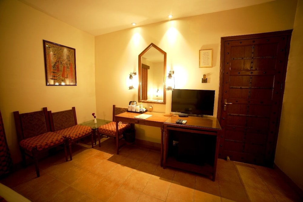 PALACE ON GANGES 31/50