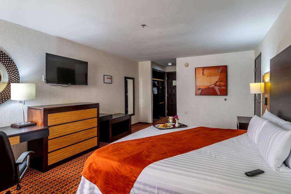PARIS FC HOTEL 16/76