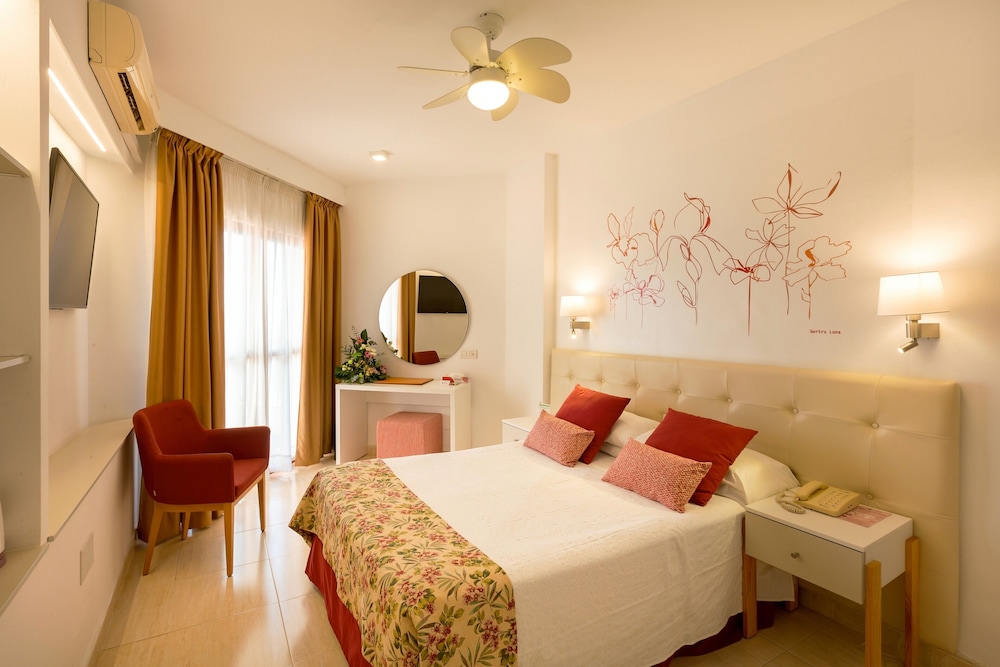 Hotel Angela 22/69