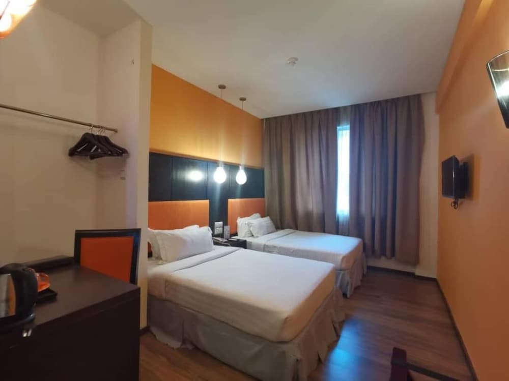 2 Inn 1 Boutique Hotel &amp; Spa 16/38