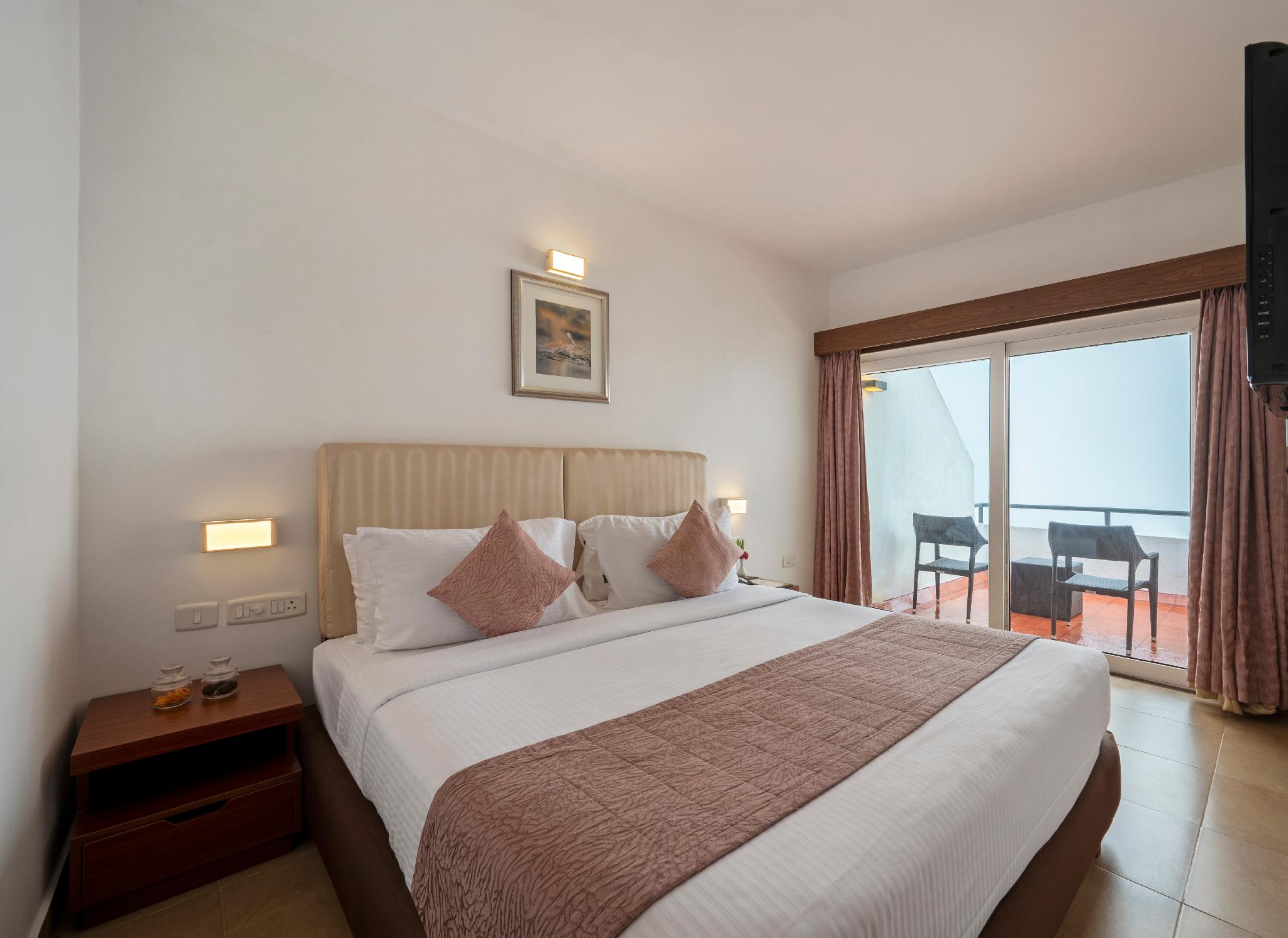Privilege, Suite, Queen Bed, Valley View, Balcony